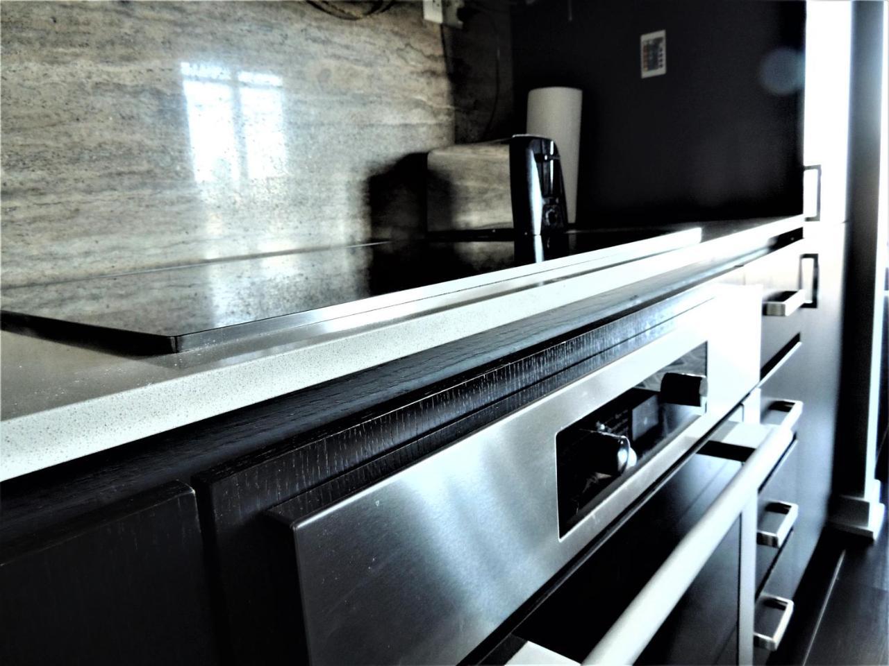 Tvhr - Luxury Condos In Heart Of Downtown Toronto Bagian luar foto